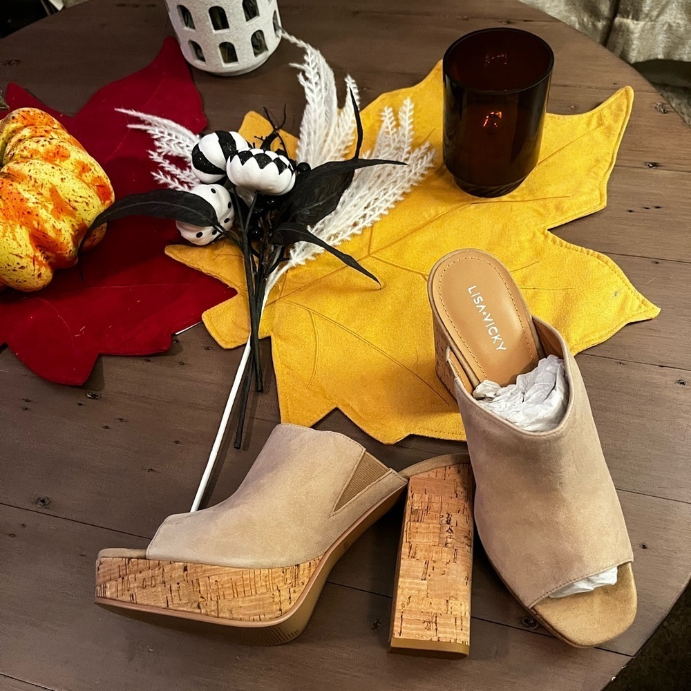 Women's LisaVicky Tan Open-Toe Mules​​​ - Picture 2 of 6